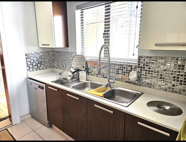 4 BEDROOM HOUSE FOR SALE IN UMHLANGA RIDGE